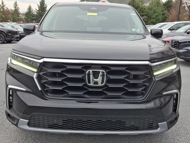 new 2025 Honda Pilot car, priced at $46,995