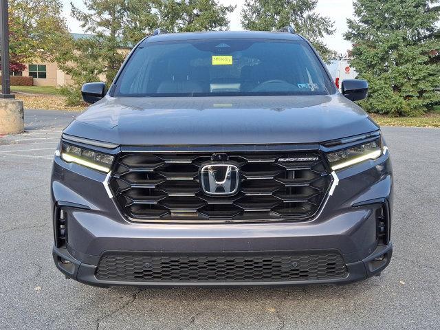 new 2025 Honda Pilot car, priced at $55,975