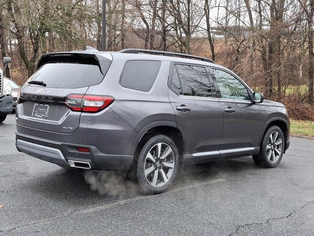 new 2025 Honda Pilot car, priced at $54,475