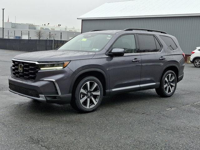 new 2025 Honda Pilot car, priced at $54,475