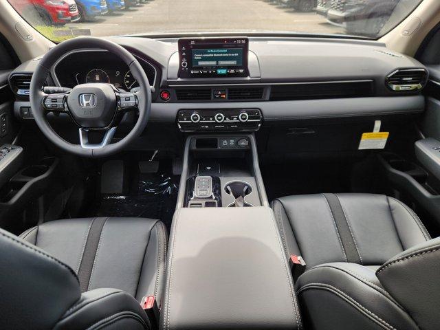 new 2025 Honda Pilot car, priced at $51,095