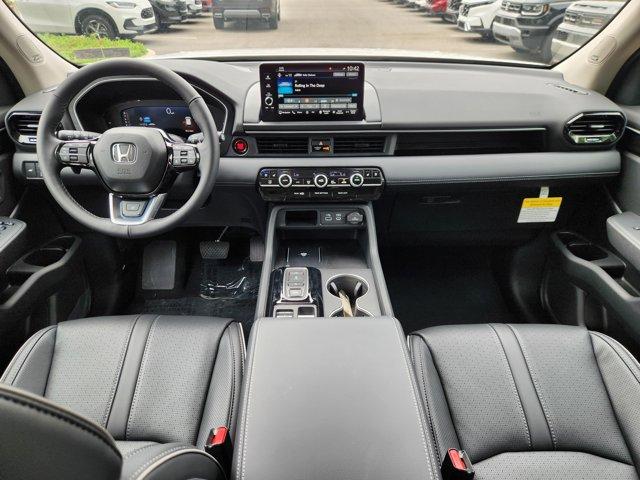 new 2025 Honda Pilot car, priced at $54,985