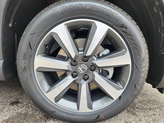 new 2025 Honda Pilot car, priced at $54,985