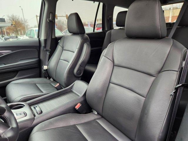 used 2022 Honda Pilot car, priced at $31,275