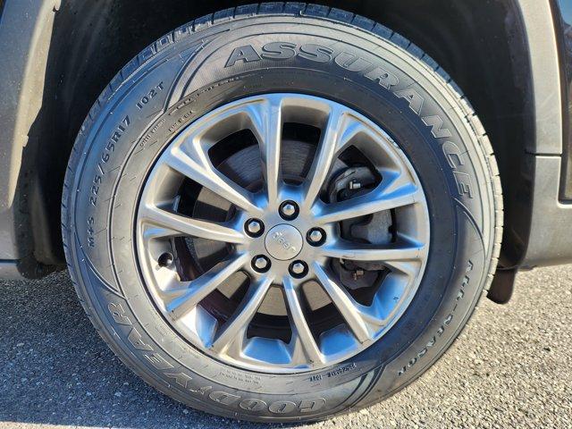 used 2020 Jeep Cherokee car, priced at $17,697