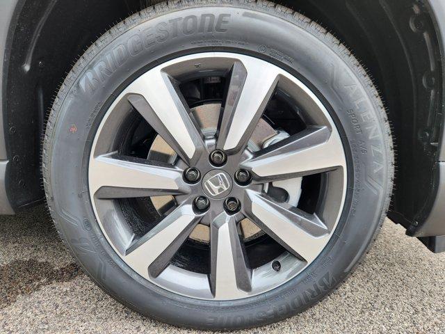 new 2025 Honda Pilot car, priced at $51,050