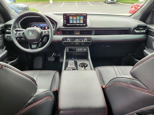used 2025 Honda Pilot car, priced at $53,870