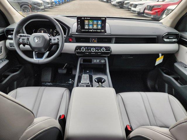 new 2025 Honda Pilot car, priced at $47,825