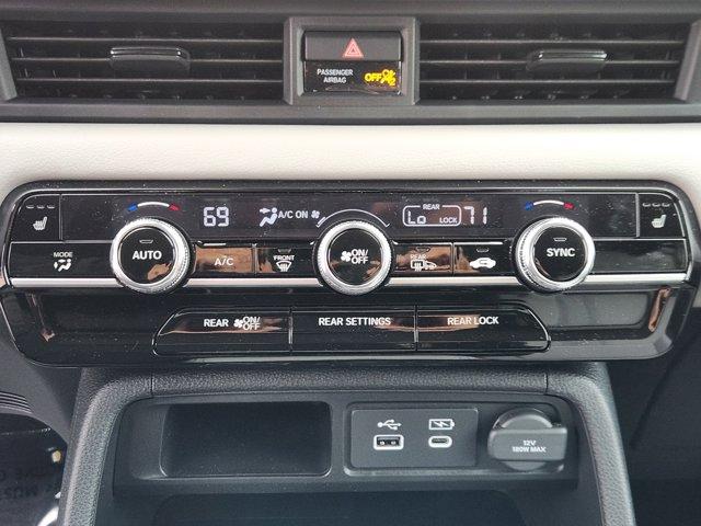 new 2025 Honda Pilot car, priced at $47,825