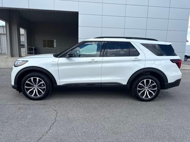 new 2025 Ford Explorer car, priced at $49,417