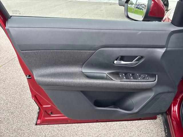 new 2025 Nissan Kicks car, priced at $27,454