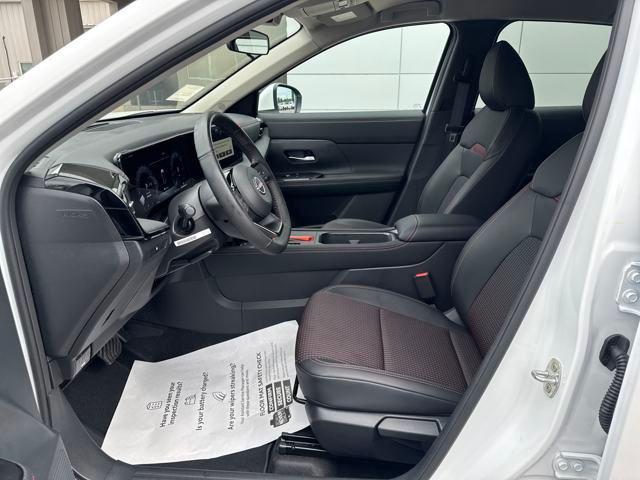 new 2025 Nissan Kicks car, priced at $29,422
