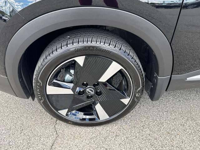 new 2025 Nissan Kicks car, priced at $29,020