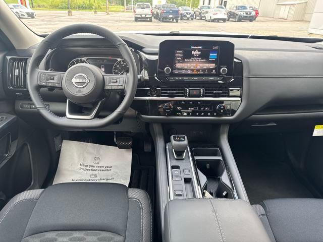new 2025 Nissan Pathfinder car, priced at $39,620