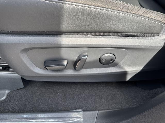 new 2025 Nissan Pathfinder car, priced at $45,532