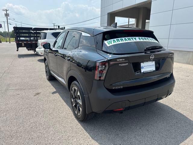 new 2025 Nissan Kicks car, priced at $27,052