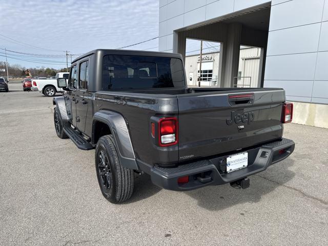 used 2023 Jeep Gladiator car, priced at $36,159