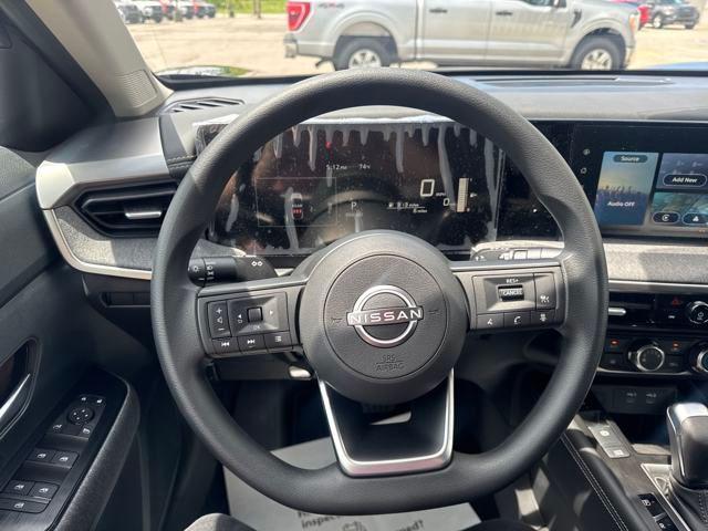 new 2025 Nissan Kicks car, priced at $26,592