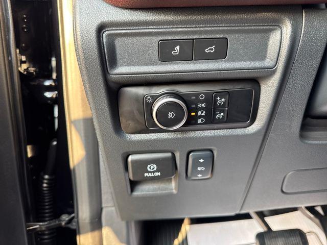 used 2024 Ford Expedition car, priced at $62,923