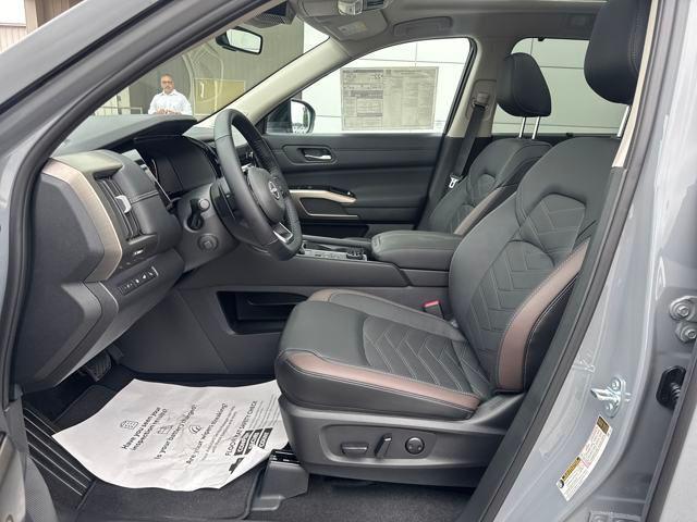 new 2025 Nissan Pathfinder car, priced at $51,056