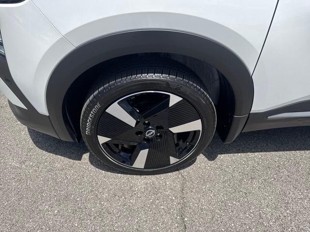 new 2025 Nissan Kicks car, priced at $29,422