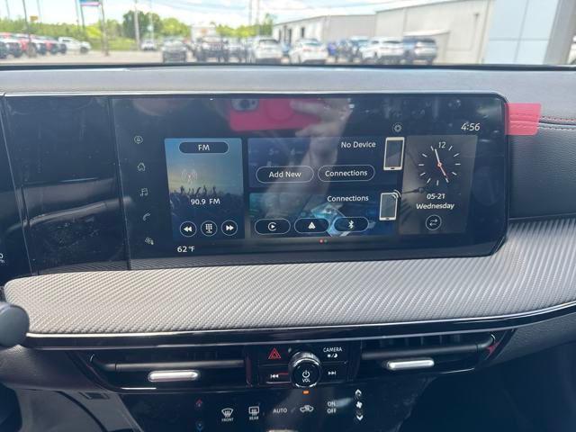 new 2025 Nissan Kicks car, priced at $29,422