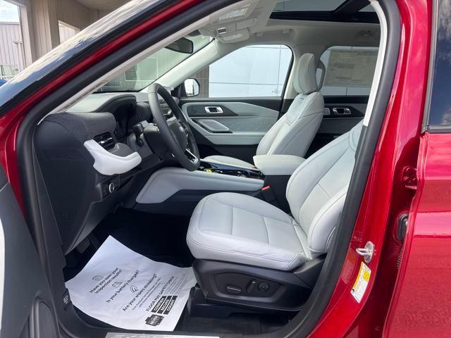 new 2025 Ford Explorer car, priced at $59,747