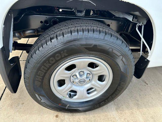 new 2025 Nissan Frontier car