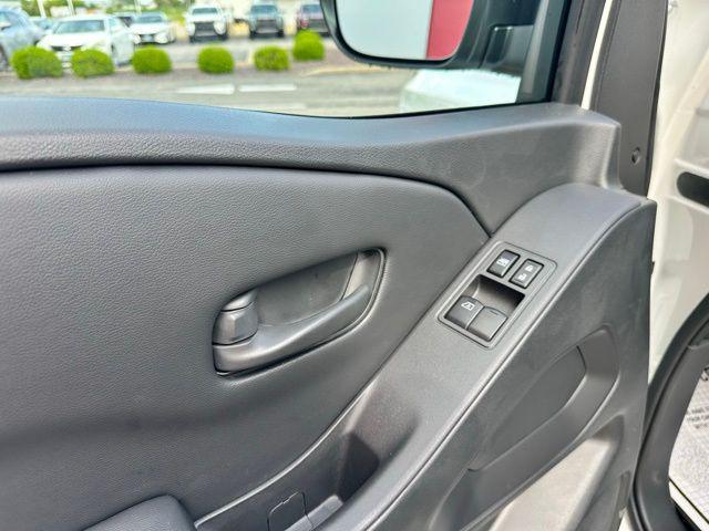 new 2025 Nissan Frontier car
