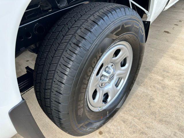 new 2025 Nissan Frontier car