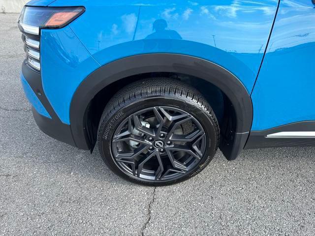 new 2025 Nissan Kicks car, priced at $29,114
