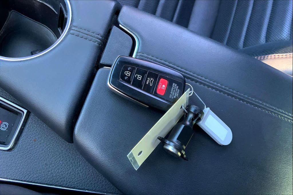 used 2019 Toyota Avalon car, priced at $23,265