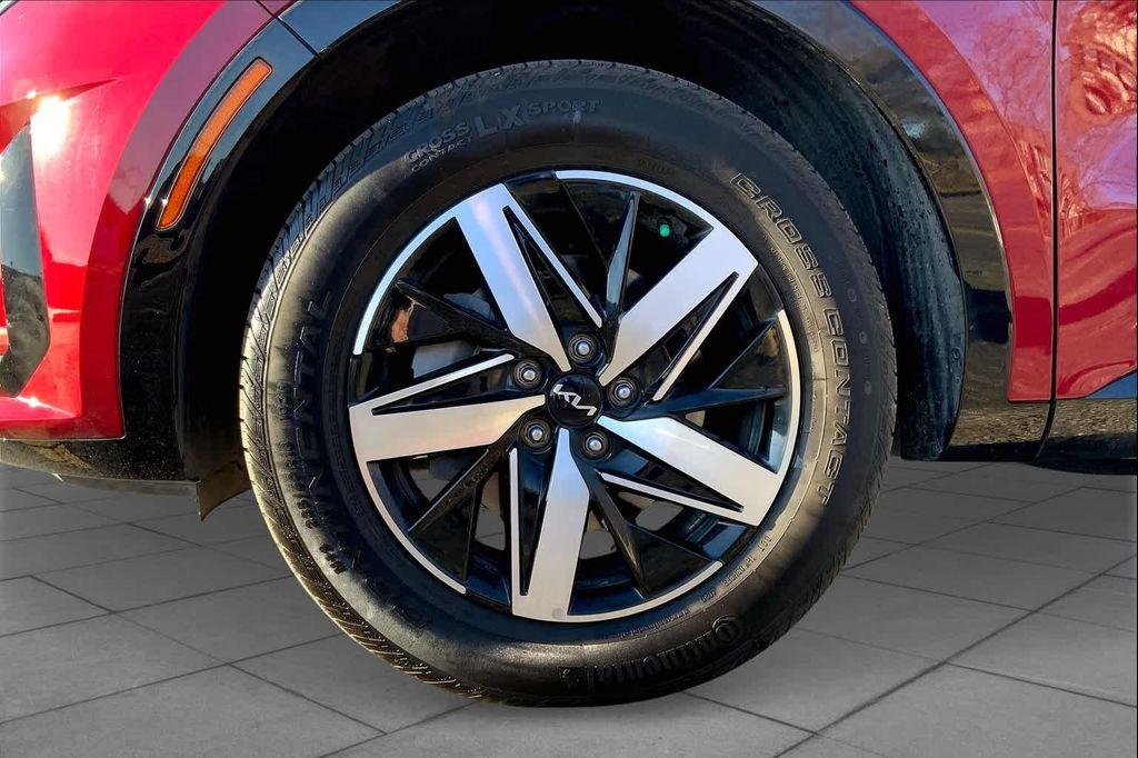 used 2022 Kia Sorento car, priced at $25,998