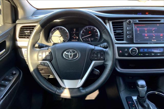 used 2015 Toyota Highlander car, priced at $16,547