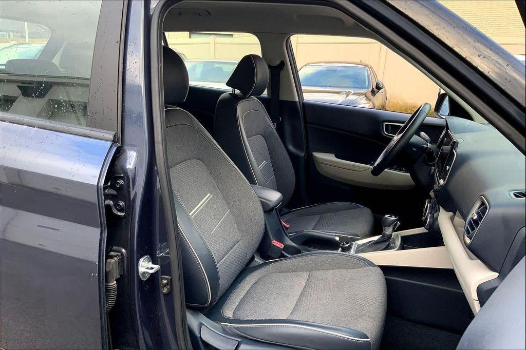 used 2022 Hyundai Venue car, priced at $17,814