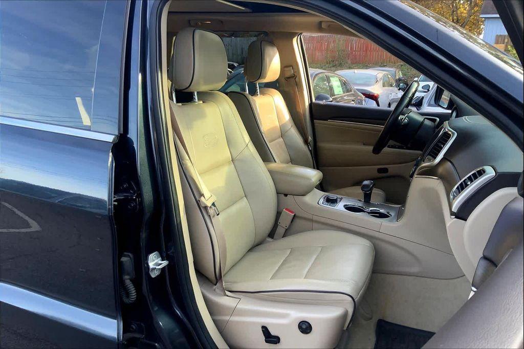 used 2014 Jeep Grand Cherokee car, priced at $13,499