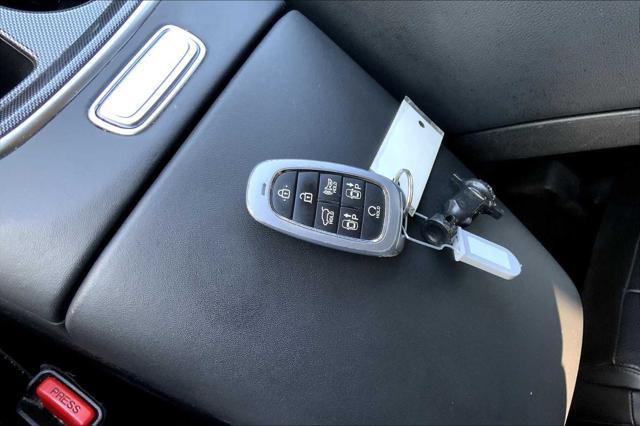 used 2022 Hyundai Santa Fe car, priced at $25,387