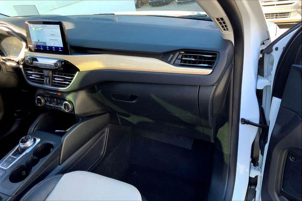 used 2022 Ford Escape car, priced at $25,778