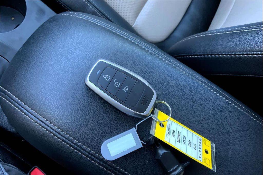 used 2022 Ford Escape car, priced at $25,778