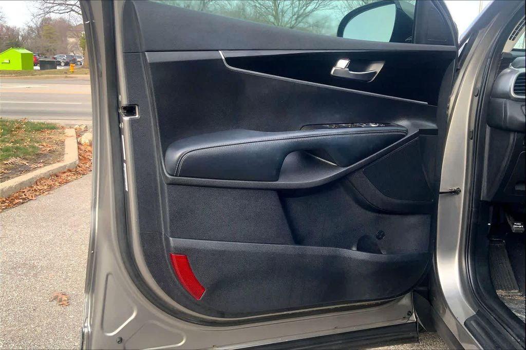 used 2019 Kia Sorento car, priced at $11,499