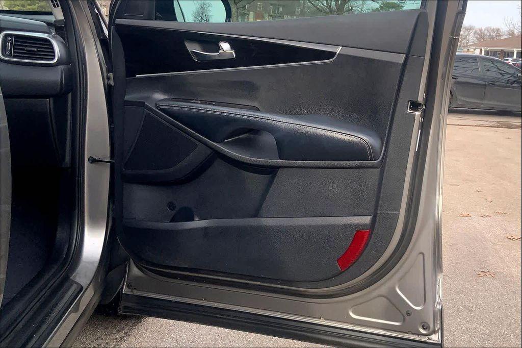 used 2019 Kia Sorento car, priced at $11,499