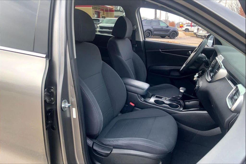 used 2019 Kia Sorento car, priced at $11,499