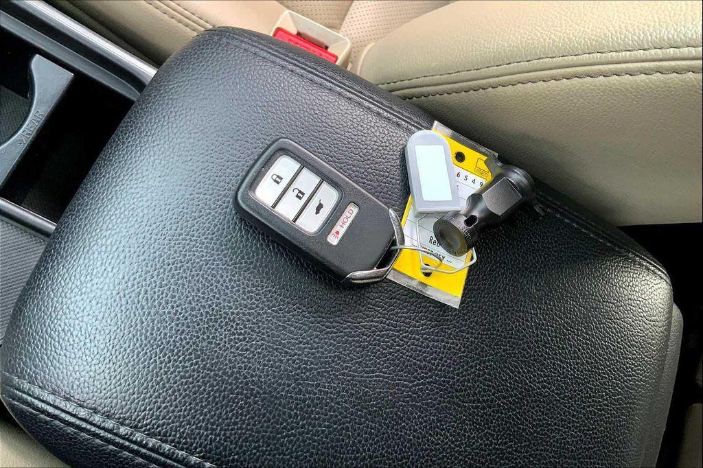 used 2016 Honda CR-V car, priced at $13,900