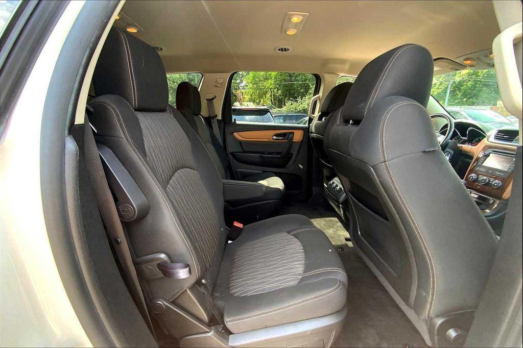 used 2014 Chevrolet Traverse car, priced at $9,550