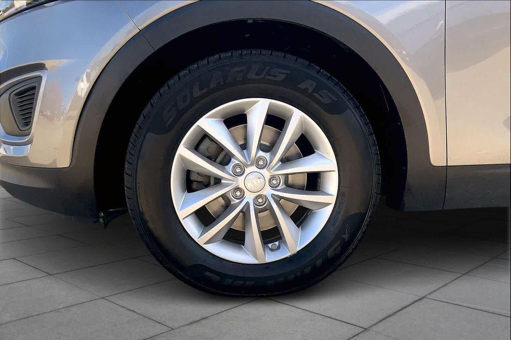 used 2018 Kia Sorento car, priced at $13,666