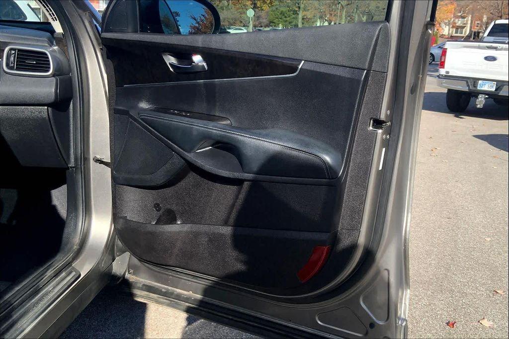 used 2018 Kia Sorento car, priced at $13,666