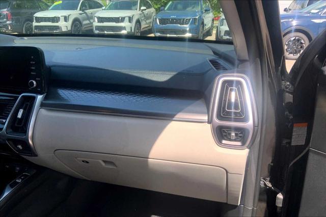 used 2023 Kia Sorento Hybrid car, priced at $31,197