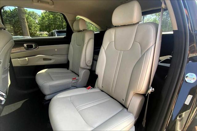 used 2023 Kia Sorento Hybrid car, priced at $31,197