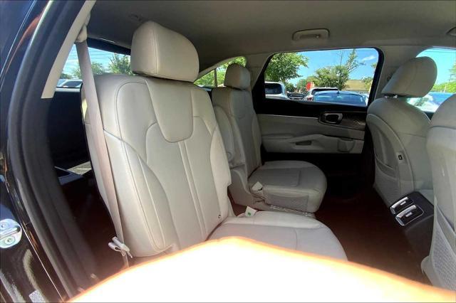 used 2023 Kia Sorento Hybrid car, priced at $31,197