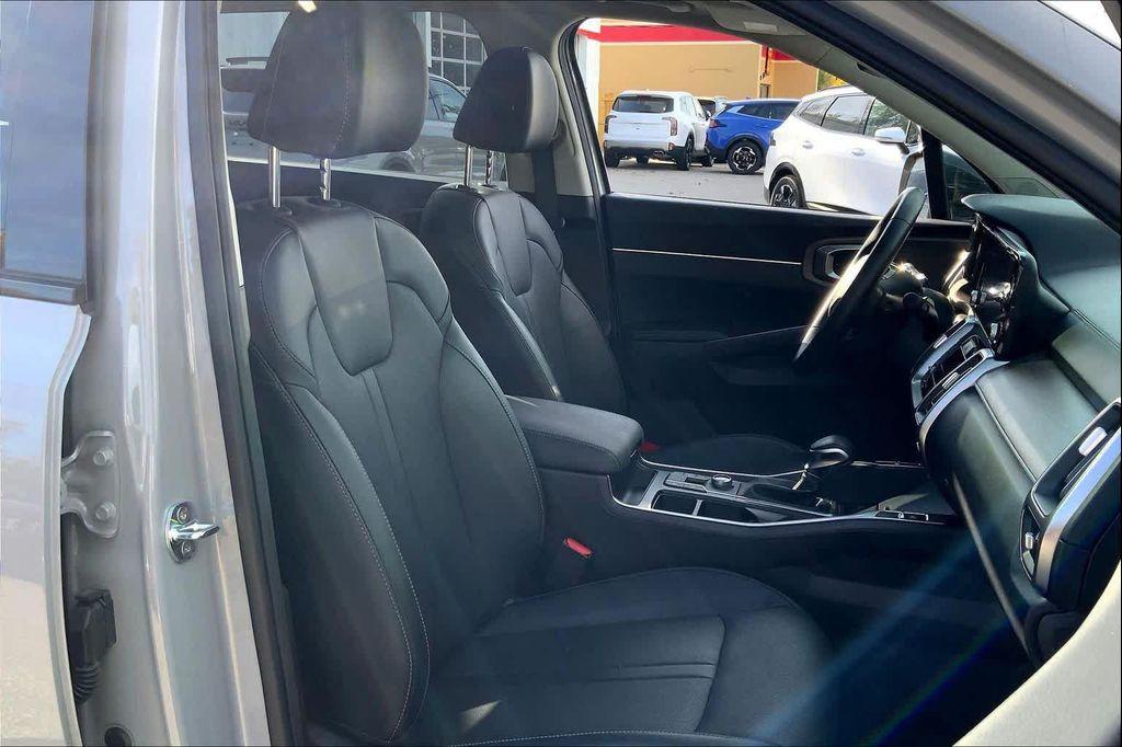 used 2022 Kia Sorento car, priced at $27,129